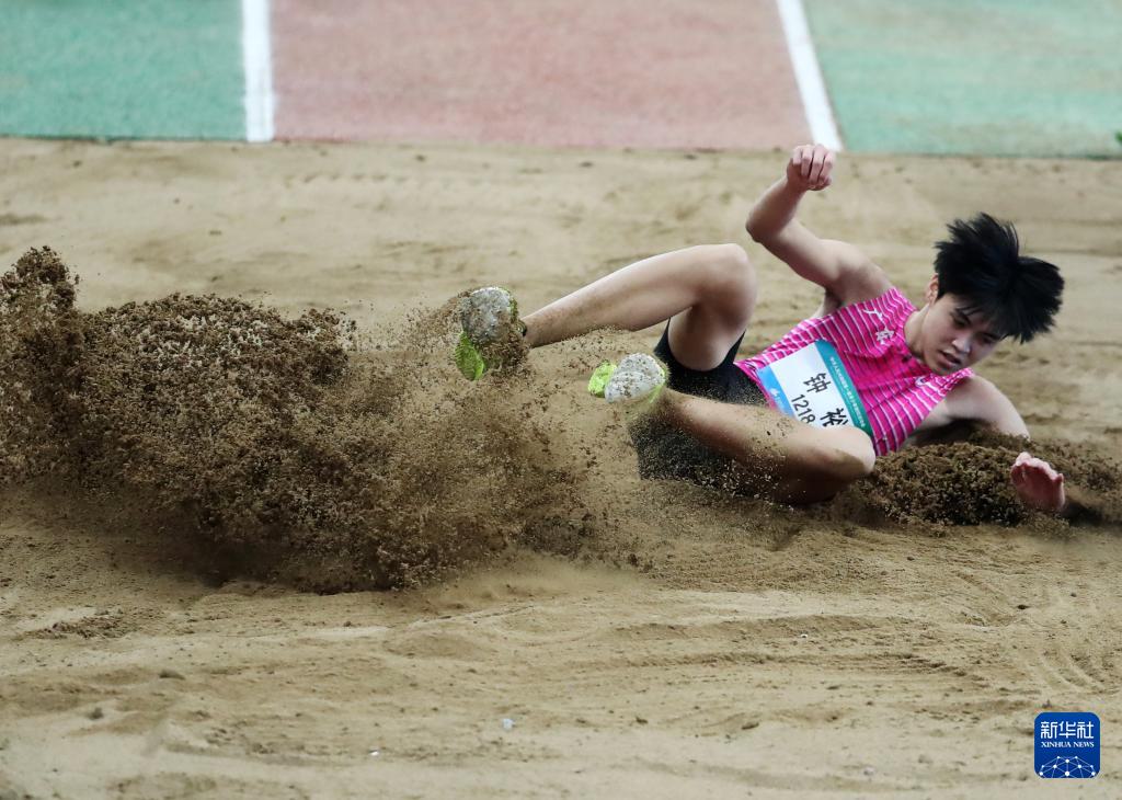 米预赛中, AA, 田径运动会